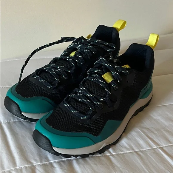 The North Face Women’s 8.5 Teal and Black Sneakers with Yellow Accents - Picture 1 of 3